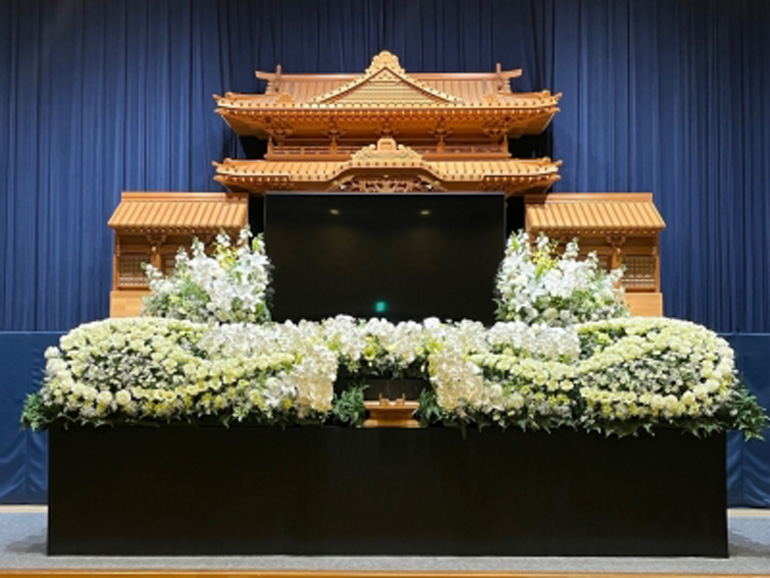 しらた斎場 塩屋崎 祈りコース祭壇