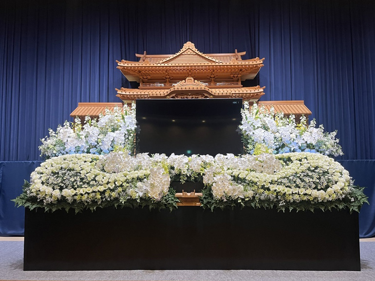 しらた斎場 塩屋崎 祈りコース祭壇